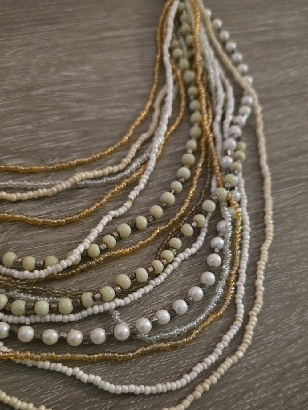 Stunning Bohemian Multi-Strand Seed Bead & Mother of Pearl Statement Necklace - Picture 7 of 8
